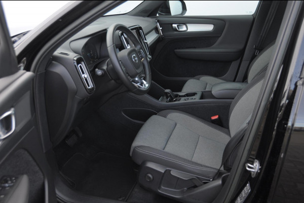 Volvo XC40 T4 211 Automaat Plug-in hybrid Bright / Cruise control / Parkeersensoren met camera / Keyless entry / Elektrische achterklep / Climate Control / Apple carplay /