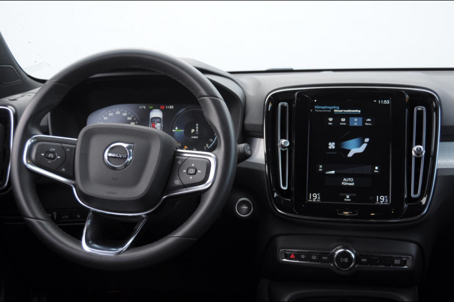 Volvo XC40 T4 211 Automaat Plug-in hybrid Bright / Cruise control / Parkeersensoren met camera / Keyless entry / Elektrische achterklep / Climate Control / Apple carplay /