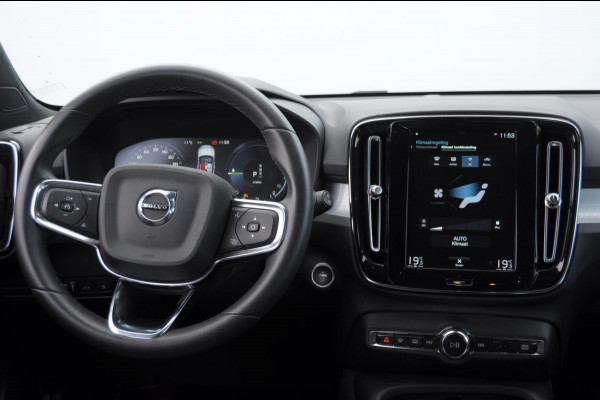 Volvo XC40 T4 211 Automaat Plug-in hybrid Bright / Cruise control / Parkeersensoren met camera / Keyless entry / Elektrische achterklep / Climate Control / Apple carplay /