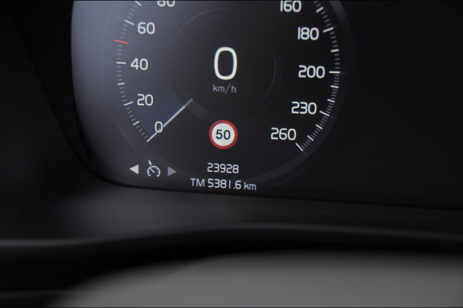 Volvo XC40 T4 211 Automaat Plug-in hybrid Bright / Cruise control / Parkeersensoren met camera / Keyless entry / Elektrische achterklep / Climate Control / Apple carplay /