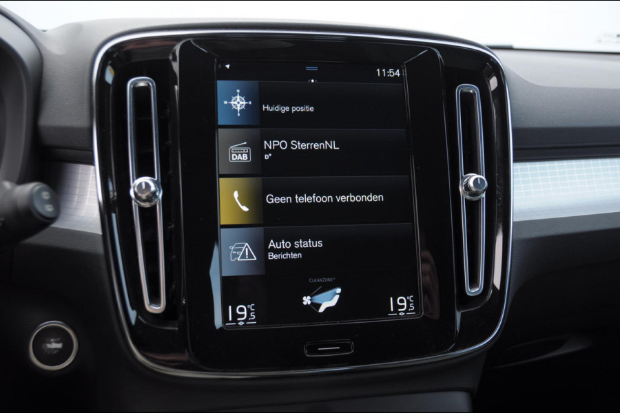 Volvo XC40 T4 211 Automaat Plug-in hybrid Bright / Cruise control / Parkeersensoren met camera / Keyless entry / Elektrische achterklep / Climate Control / Apple carplay /