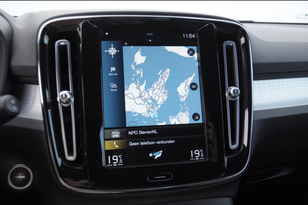 Volvo XC40 T4 211 Automaat Plug-in hybrid Bright / Cruise control / Parkeersensoren met camera / Keyless entry / Elektrische achterklep / Climate Control / Apple carplay /