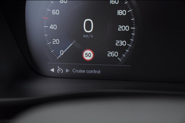 Volvo XC40 T4 211 Automaat Plug-in hybrid Bright / Cruise control / Parkeersensoren met camera / Keyless entry / Elektrische achterklep / Climate Control / Apple carplay /