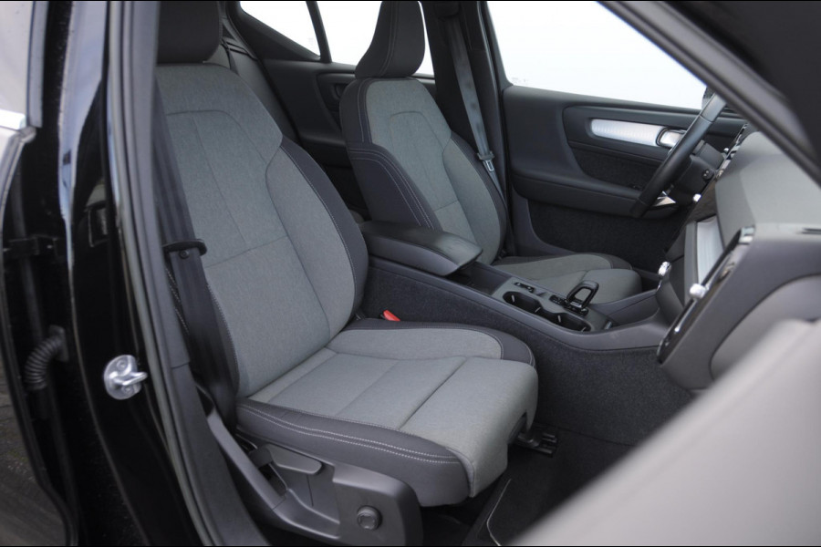 Volvo XC40 T4 211 Automaat Plug-in hybrid Bright / Cruise control / Parkeersensoren met camera / Keyless entry / Elektrische achterklep / Climate Control / Apple carplay /