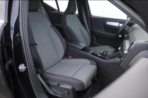 Volvo XC40 T4 211 Automaat Plug-in hybrid Bright / Cruise control / Parkeersensoren met camera / Keyless entry / Elektrische achterklep / Climate Control / Apple carplay /