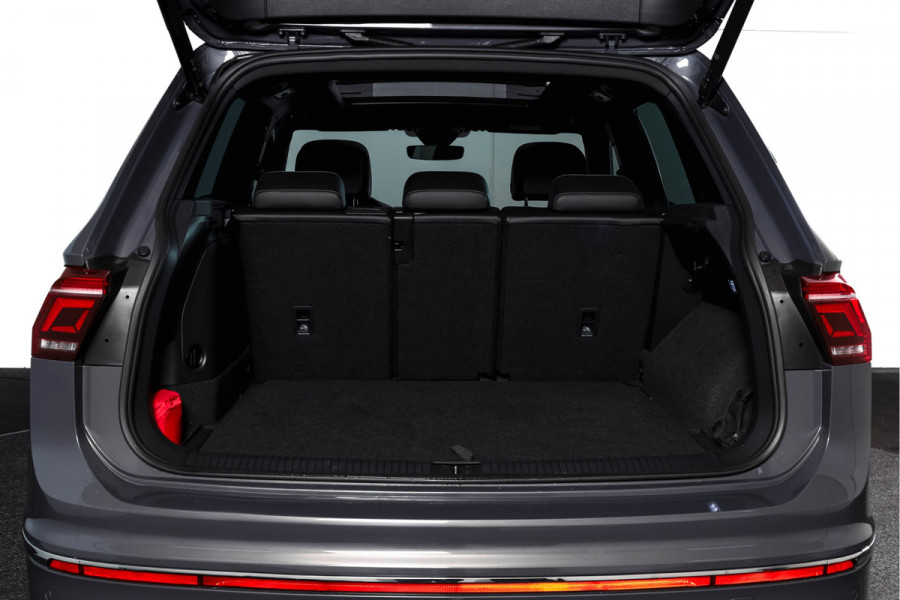 Volkswagen Tiguan 1.4 TSI eHybrid R-Line Business+ | S/K- Panodak | Dig. Cockpit | Adapt. Cockpit | Stoelverw. | PDC | Camera | NAV + App. Connect | ECC | Afn. Trekhaak | Elek. Klep | LM  19" |