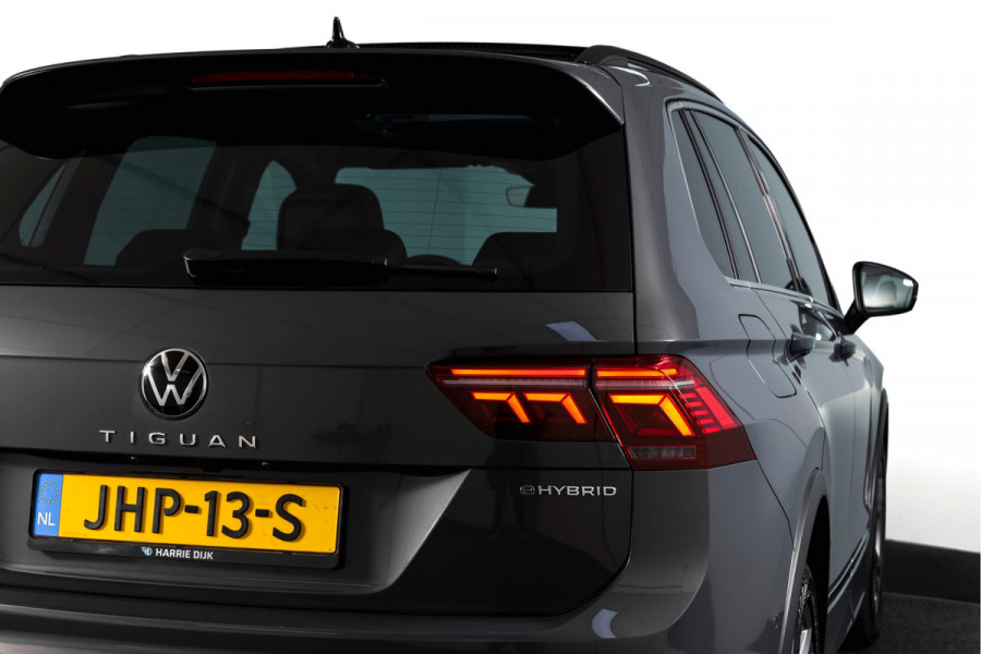 Volkswagen Tiguan 1.4 TSI eHybrid R-Line Business+ | S/K- Panodak | Dig. Cockpit | Adapt. Cockpit | Stoelverw. | PDC | Camera | NAV + App. Connect | ECC | Afn. Trekhaak | Elek. Klep | LM  19" |