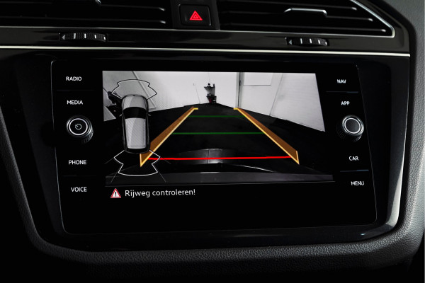 Volkswagen Tiguan 1.4 TSI eHybrid R-Line Business+ | S/K- Panodak | Dig. Cockpit | Adapt. Cockpit | Stoelverw. | PDC | Camera | NAV + App. Connect | ECC | Afn. Trekhaak | Elek. Klep | LM  19" |