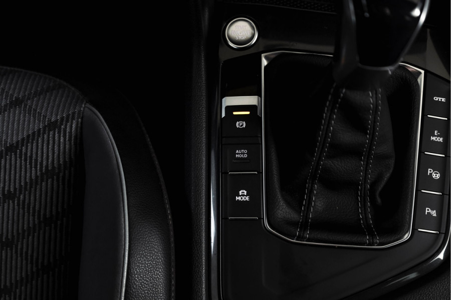 Volkswagen Tiguan 1.4 TSI eHybrid R-Line Business+ | S/K- Panodak | Dig. Cockpit | Adapt. Cockpit | Stoelverw. | PDC | Camera | NAV + App. Connect | ECC | Afn. Trekhaak | Elek. Klep | LM  19" |