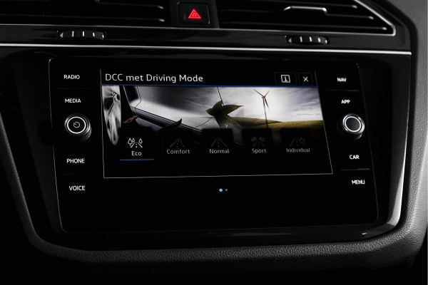 Volkswagen Tiguan 1.4 TSI eHybrid R-Line Business+ | S/K- Panodak | Dig. Cockpit | Adapt. Cockpit | Stoelverw. | PDC | Camera | NAV + App. Connect | ECC | Afn. Trekhaak | Elek. Klep | LM  19" |