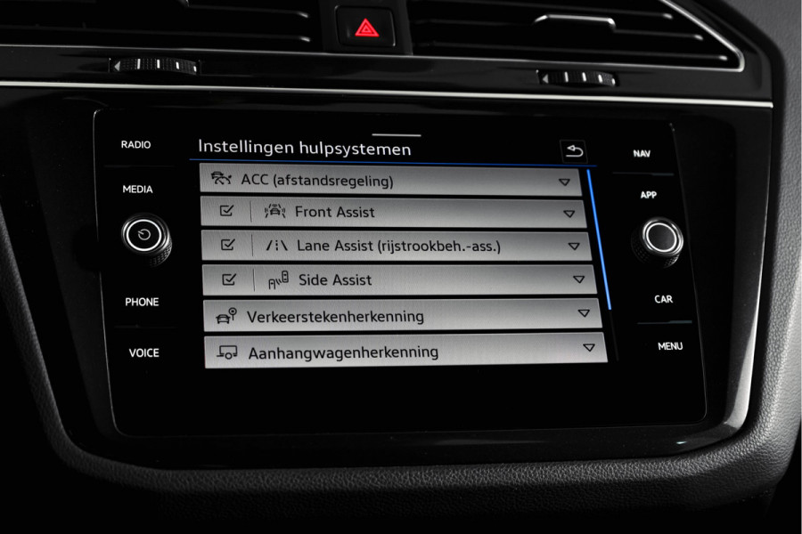 Volkswagen Tiguan 1.4 TSI eHybrid R-Line Business+ | S/K- Panodak | Dig. Cockpit | Adapt. Cockpit | Stoelverw. | PDC | Camera | NAV + App. Connect | ECC | Afn. Trekhaak | Elek. Klep | LM  19" |