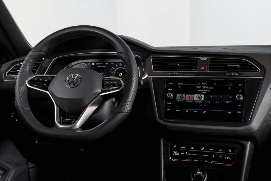 Volkswagen Tiguan 1.4 TSI eHybrid R-Line Business+ | S/K- Panodak | Dig. Cockpit | Adapt. Cockpit | Stoelverw. | PDC | Camera | NAV + App. Connect | ECC | Afn. Trekhaak | Elek. Klep | LM  19" |