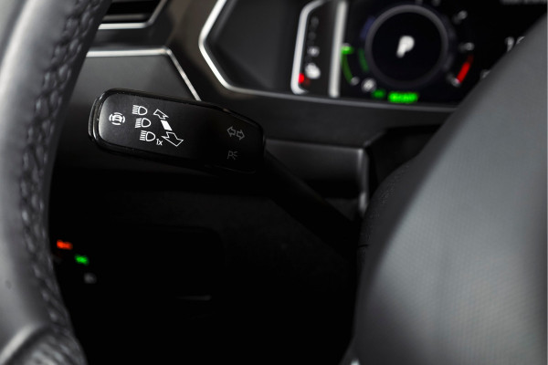 Volkswagen Tiguan 1.4 TSI eHybrid R-Line Business+ | S/K- Panodak | Dig. Cockpit | Adapt. Cockpit | Stoelverw. | PDC | Camera | NAV + App. Connect | ECC | Afn. Trekhaak | Elek. Klep | LM  19" |