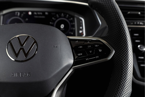 Volkswagen Tiguan 1.4 TSI eHybrid R-Line Business+ | S/K- Panodak | Dig. Cockpit | Adapt. Cockpit | Stoelverw. | PDC | Camera | NAV + App. Connect | ECC | Afn. Trekhaak | Elek. Klep | LM  19" |