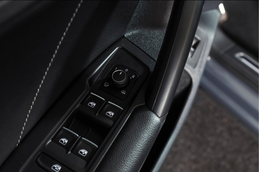 Volkswagen Tiguan 1.4 TSI eHybrid R-Line Business+ | S/K- Panodak | Dig. Cockpit | Adapt. Cockpit | Stoelverw. | PDC | Camera | NAV + App. Connect | ECC | Afn. Trekhaak | Elek. Klep | LM  19" |
