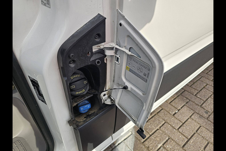 Volkswagen Crafter 35 2.0 TDI L4H3 Comfortline Cruise control, Airco, Standkachel, Pdc, Carplay, Navi, Camera, Lane-assist, Stoelverwarming, 3T-trekhaak
