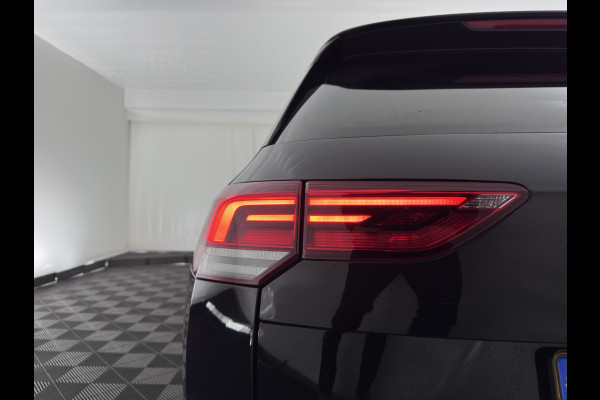 Volkswagen Golf Variant 2.0 TDI Life Business+ (INCL-BTW) Aut. *FULL-LED | DIGI-COCKPIT | NAVI-FULLMAP | ADAPTIVE-CRUISE | BLINDSPOT | AMBIENTLIGHT | HEATED- COMFORTSEATS | KEYLESS | DAB+ | PRIVACY-GLASS | ECC | PDC | TOWBAR | SHIFTPADDLE