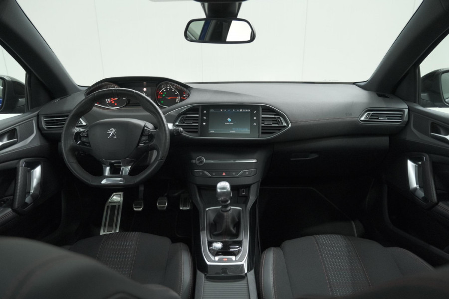 Peugeot 308 SW PureTech 130 GT-line | Black Pack | Panoramadak | Camera | Adaptieve Cruise Control