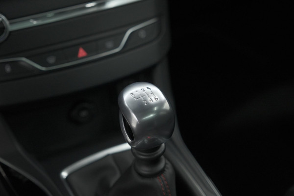 Peugeot 308 SW PureTech 130 GT-line | Black Pack | Panoramadak | Camera | Adaptieve Cruise Control