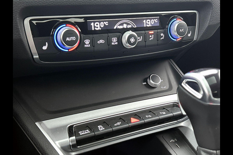 Audi Q3 Sportback 45 TFSIe S-Line PANO | CAMERA | FULL-LED