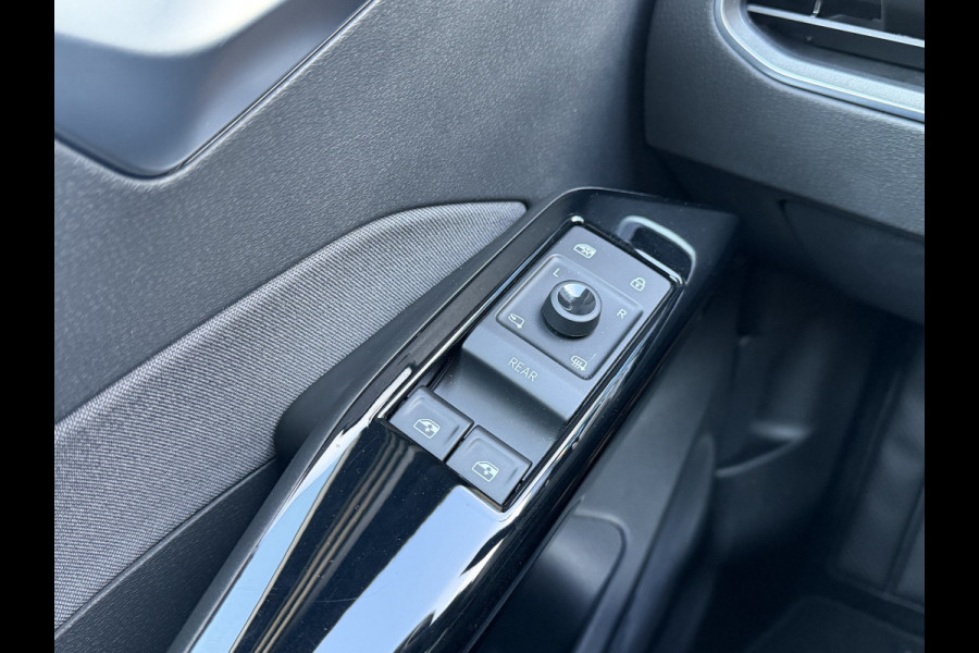 Volkswagen Id.3 Pro 58 kWh / Sensoren / Carplay / Verw. Stuur + Stoelen / SoH 92,1% /