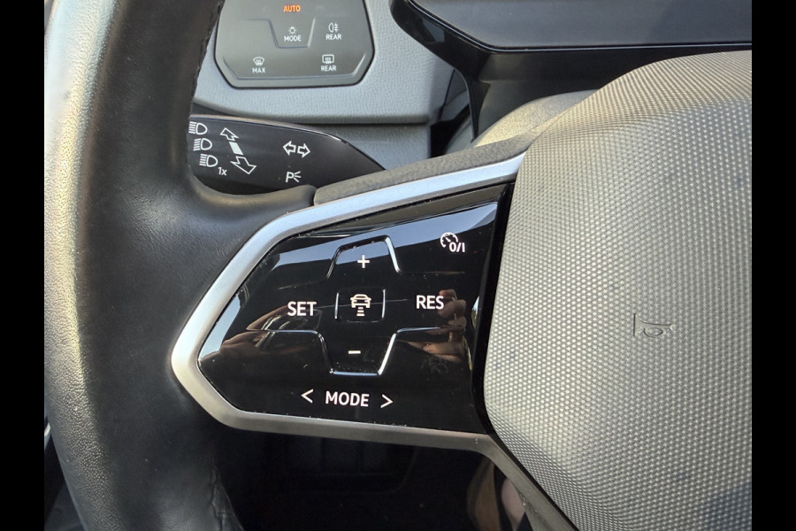 Volkswagen Id.3 Pro 58 kWh / Sensoren / Carplay / Verw. Stuur + Stoelen / SoH 92,1% /