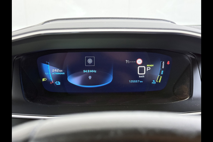 Peugeot e-208 EV Allure Pack 50kWh Stoelverwarming 3D-Navi 360°Camera Ecc Bluetooth Apple Carplay Android Auto Regen-Lichtsensor Cruise Control Led Privacy Glas Isofix Origineel Nederlandse Auto