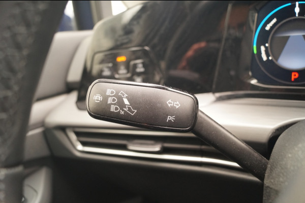 Volkswagen Golf 1.4 eHybrid PHEV Style -PANO-NAVI-ECC-LED-PDC-