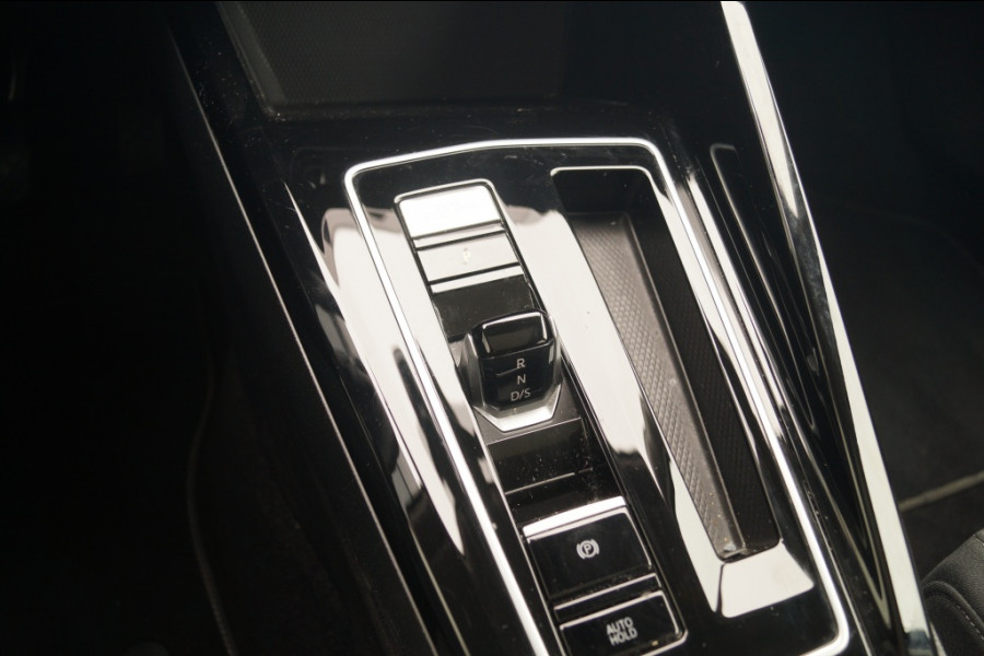 Volkswagen Golf 1.4 eHybrid PHEV Style -PANO-NAVI-ECC-LED-PDC-