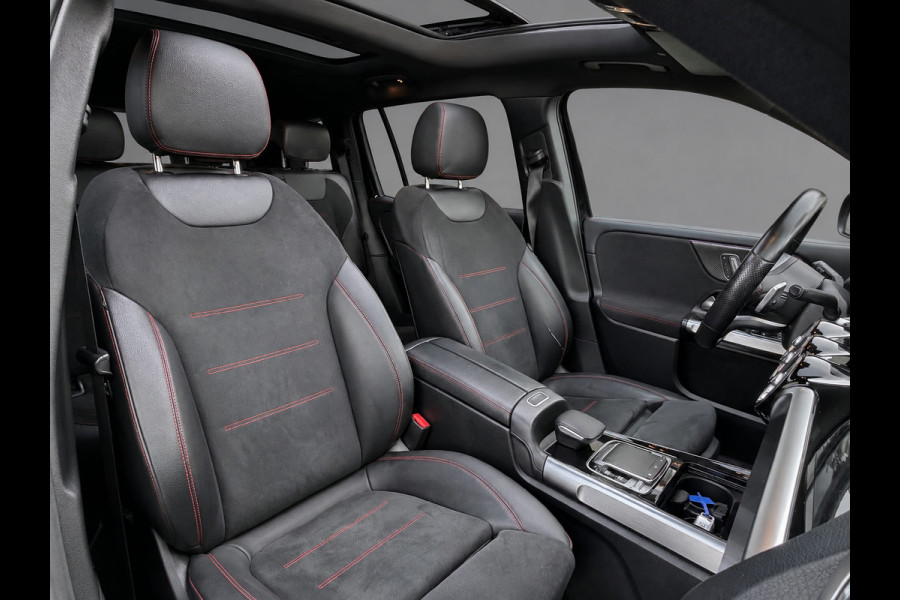 Mercedes-Benz Glb AMG styling 7 persoons, panoramadak, electr bedienbare trekhaak, VOL OPTIES, 1e eigenaar, Origineel NL auto