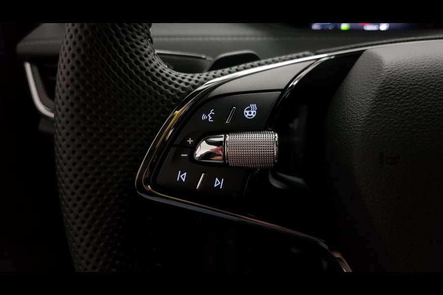 Škoda ENYAQ iV 80 Sportline DEMO ! Navigatie Climate pack Assistentie pack LED Extra Getint glas Lichtmetalen Velgen