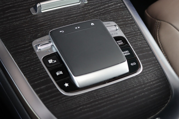 Mercedes-Benz G-Klasse 580 AMG Line 116 kWh | Schuifdak | Techniekpakket | Distronic | Burmester | Nappa Leder | Verwarmd Stuurwiel | Surround Camera | Augmented Reality | Keyless Go |