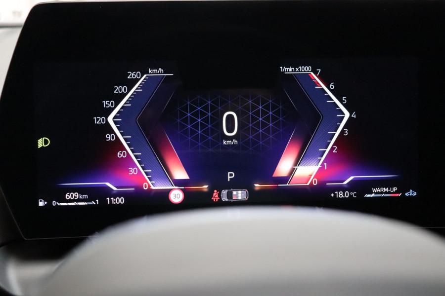 BMW 1-serie 120 M Sport Automaat / Sportstoelen / Achteruitrijcamera / Stoel- en stuurverwarming / Shadow line / Driving Assistant / Leder / Cruise Control / 18 Inch / Parking Assistant / Active Guard / LED