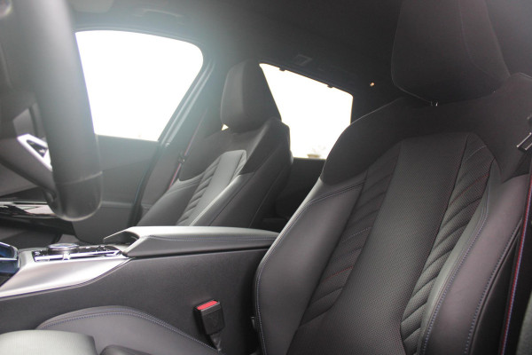 BMW X3 M50 xDrive 399PK M-SPORT PRO | PANORAMA DAK | HARMAN KARDON AUDIO SYSTEM | COMFORT PACK: (STOELVENTILATIE OP DE VOORSTOELEN, ELEKTRISCH VERWARMBARE VOORSTOELEN EN BUITENSTE ZITPLAATSEN ACHTERIN, HANDBEDIENDE ZONNESCHERMEN VOOR ACHTERPORTIERRUITEN) | PREMIUM PACK: (ELEKTRISCH VERSTELBARE LENDESTEUN VOOR BESTUURDER EN PASSAGIER, TRAVEL EN COMFORT SYSTEEM, ADAPTIEVE LED KOPLAMPEN) | PROFESSIONAL PACK: (PARKING ASSISTANT PLUS, DRIVING ASSISTANT PLUS, INTERIEURCAMERA, BMW LIVE COCKPIT PROFESSIONAL) | SHADOW LINE | NAVIGATIE | DRAADLOZE APPLE CARPLAY/ANDROID AUTO | DUBBELE D