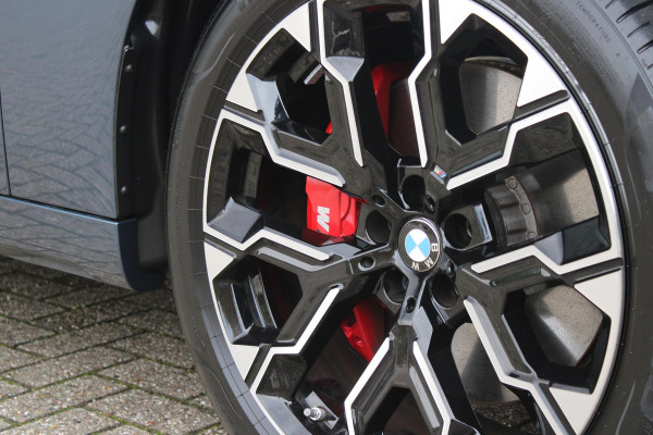 BMW X3 M50 xDrive 399PK M-SPORT PRO | PANORAMA DAK | HARMAN KARDON AUDIO SYSTEM | COMFORT PACK: (STOELVENTILATIE OP DE VOORSTOELEN, ELEKTRISCH VERWARMBARE VOORSTOELEN EN BUITENSTE ZITPLAATSEN ACHTERIN, HANDBEDIENDE ZONNESCHERMEN VOOR ACHTERPORTIERRUITEN) | PREMIUM PACK: (ELEKTRISCH VERSTELBARE LENDESTEUN VOOR BESTUURDER EN PASSAGIER, TRAVEL EN COMFORT SYSTEEM, ADAPTIEVE LED KOPLAMPEN) | PROFESSIONAL PACK: (PARKING ASSISTANT PLUS, DRIVING ASSISTANT PLUS, INTERIEURCAMERA, BMW LIVE COCKPIT PROFESSIONAL) | SHADOW LINE | NAVIGATIE | DRAADLOZE APPLE CARPLAY/ANDROID AUTO | DUBBELE D