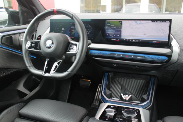 BMW X3 M50 xDrive 399PK M-SPORT PRO | PANORAMA DAK | HARMAN KARDON AUDIO SYSTEM | COMFORT PACK: (STOELVENTILATIE OP DE VOORSTOELEN, ELEKTRISCH VERWARMBARE VOORSTOELEN EN BUITENSTE ZITPLAATSEN ACHTERIN, HANDBEDIENDE ZONNESCHERMEN VOOR ACHTERPORTIERRUITEN) | PREMIUM PACK: (ELEKTRISCH VERSTELBARE LENDESTEUN VOOR BESTUURDER EN PASSAGIER, TRAVEL EN COMFORT SYSTEEM, ADAPTIEVE LED KOPLAMPEN) | PROFESSIONAL PACK: (PARKING ASSISTANT PLUS, DRIVING ASSISTANT PLUS, INTERIEURCAMERA, BMW LIVE COCKPIT PROFESSIONAL) | SHADOW LINE | NAVIGATIE | DRAADLOZE APPLE CARPLAY/ANDROID AUTO | DUBBELE D