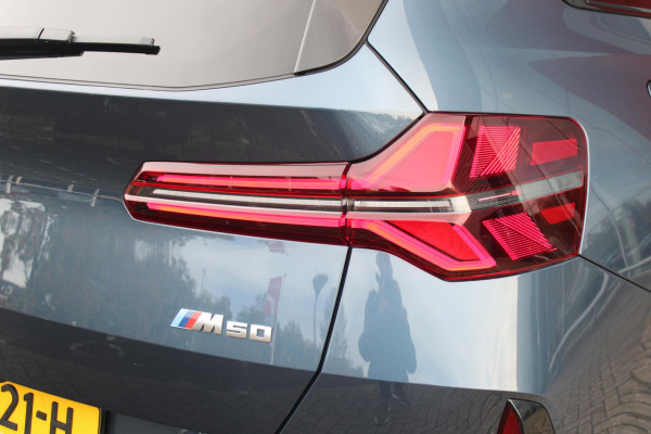BMW X3 M50 xDrive 399PK M-SPORT PRO | PANORAMA DAK | HARMAN KARDON AUDIO SYSTEM | COMFORT PACK: (STOELVENTILATIE OP DE VOORSTOELEN, ELEKTRISCH VERWARMBARE VOORSTOELEN EN BUITENSTE ZITPLAATSEN ACHTERIN, HANDBEDIENDE ZONNESCHERMEN VOOR ACHTERPORTIERRUITEN) | PREMIUM PACK: (ELEKTRISCH VERSTELBARE LENDESTEUN VOOR BESTUURDER EN PASSAGIER, TRAVEL EN COMFORT SYSTEEM, ADAPTIEVE LED KOPLAMPEN) | PROFESSIONAL PACK: (PARKING ASSISTANT PLUS, DRIVING ASSISTANT PLUS, INTERIEURCAMERA, BMW LIVE COCKPIT PROFESSIONAL) | SHADOW LINE | NAVIGATIE | DRAADLOZE APPLE CARPLAY/ANDROID AUTO | DUBBELE D