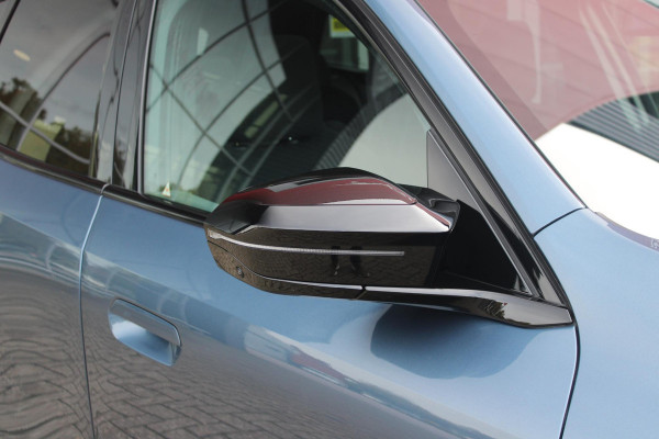 BMW X3 M50 xDrive 399PK M-SPORT PRO | PANORAMA DAK | HARMAN KARDON AUDIO SYSTEM | COMFORT PACK: (STOELVENTILATIE OP DE VOORSTOELEN, ELEKTRISCH VERWARMBARE VOORSTOELEN EN BUITENSTE ZITPLAATSEN ACHTERIN, HANDBEDIENDE ZONNESCHERMEN VOOR ACHTERPORTIERRUITEN) | PREMIUM PACK: (ELEKTRISCH VERSTELBARE LENDESTEUN VOOR BESTUURDER EN PASSAGIER, TRAVEL EN COMFORT SYSTEEM, ADAPTIEVE LED KOPLAMPEN) | PROFESSIONAL PACK: (PARKING ASSISTANT PLUS, DRIVING ASSISTANT PLUS, INTERIEURCAMERA, BMW LIVE COCKPIT PROFESSIONAL) | SHADOW LINE | NAVIGATIE | DRAADLOZE APPLE CARPLAY/ANDROID AUTO | DUBBELE D