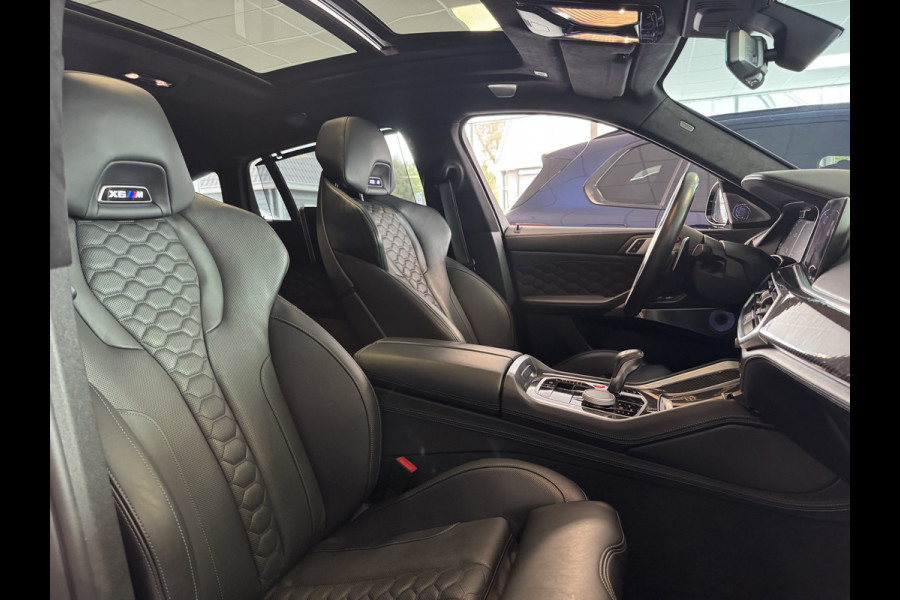 BMW X6 M Competition / Trekhaak / Panoramadak / 360Camera / Head-up / Rear Entertainment / Bowers & Wilkens / 22'' / Softclose / Intr.voorverwarming / Carbon intr. / Stoelventilatie / Stuur+Stoelverwarming / DAB