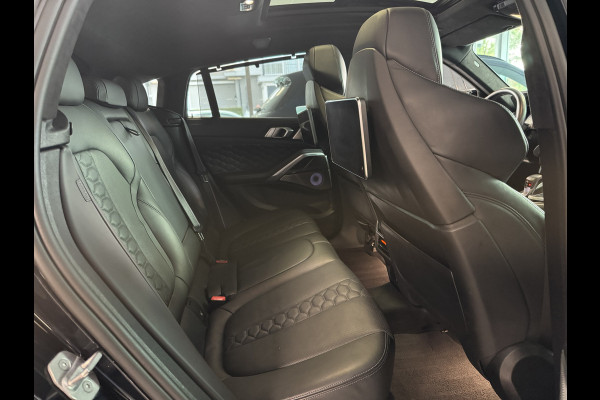 BMW X6 M Competition / Trekhaak / Panoramadak / 360Camera / Head-up / Rear Entertainment / Bowers & Wilkens / 22'' / Softclose / Intr.voorverwarming / Carbon intr. / Stoelventilatie / Stuur+Stoelverwarming / DAB