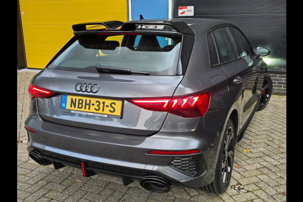 Audi A3 Sportback 40 TFSI e RS3 Look / B & O / Acc / Lane Assist / Dode Hoek / Dig Cockpit / Navi / Ecc / Elek Pakket / Allu Velge