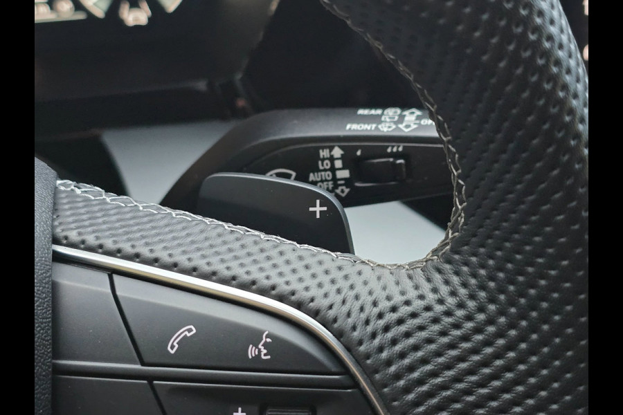 Audi A3 Sportback 40 TFSI e RS3 Look / B & O / Acc / Lane Assist / Dode Hoek / Dig Cockpit / Navi / Ecc / Elek Pakket / Allu Velge