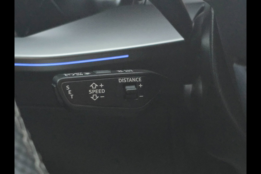 Audi A3 Sportback 40 TFSI e RS3 Look / B & O / Acc / Lane Assist / Dode Hoek / Dig Cockpit / Navi / Ecc / Elek Pakket / Allu Velge