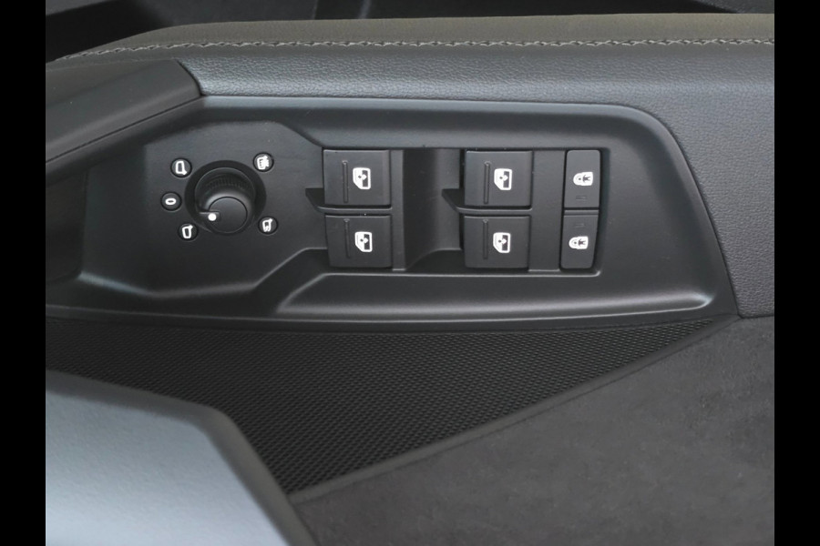 Audi A3 Sportback 40 TFSI e RS3 Look / B & O / Acc / Lane Assist / Dode Hoek / Dig Cockpit / Navi / Ecc / Elek Pakket / Allu Velge