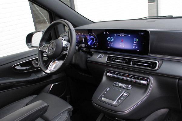Mercedes-Benz Eqv 300 L2 / AMG / Luchtvering / Panorama / Elec Stoelen / 7-Persoons / Burmester / 360 Camera / Vol Opties / NIEUWSTAAT