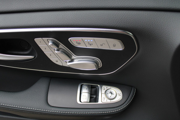Mercedes-Benz Eqv 300 L2 / AMG / Luchtvering / Panorama / Elec Stoelen / 7-Persoons / Burmester / 360 Camera / Vol Opties / NIEUWSTAAT
