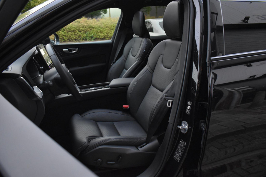 Volvo XC60 2.0 T8 Plug-in-hybrid AWD Ultra Black Edition Facelift Pano Massage Stoelkoeling HUD