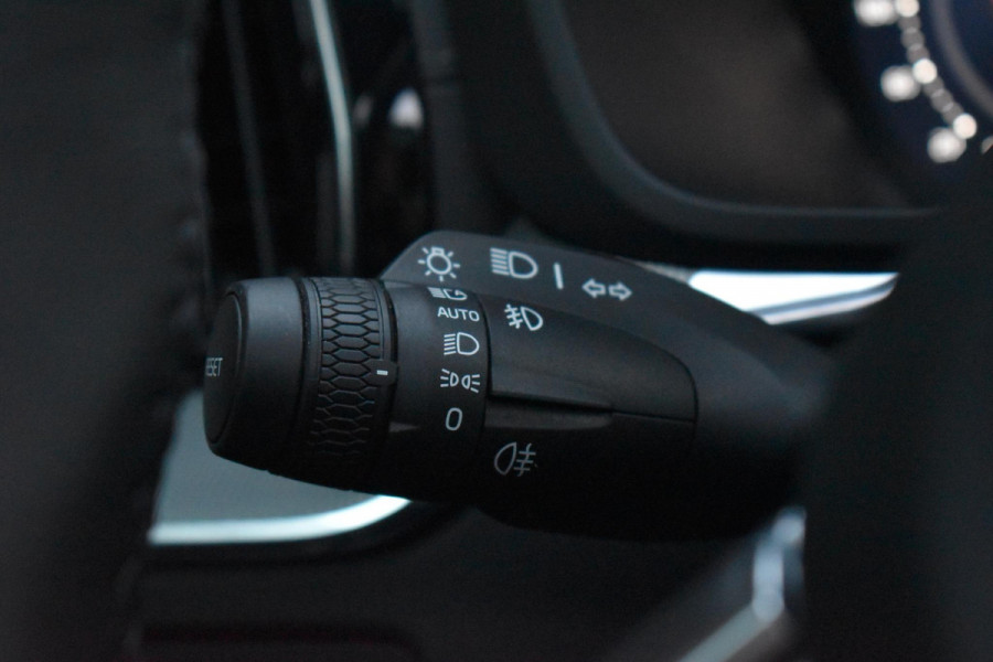 Volvo XC60 2.0 T8 Plug-in-hybrid AWD Ultra Black Edition Facelift Pano Massage Stoelkoeling HUD