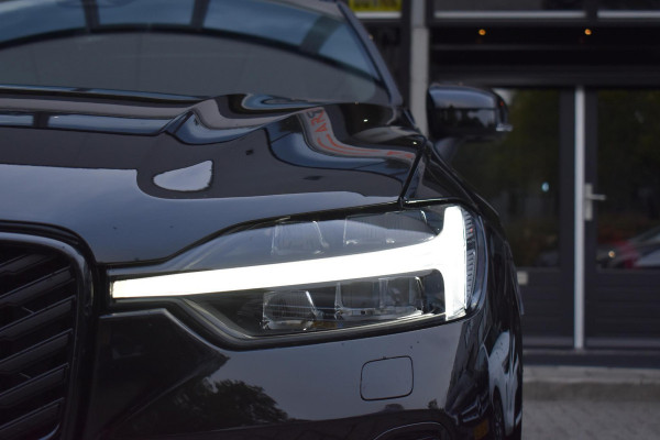 Volvo XC60 2.0 T8 Plug-in-hybrid AWD Ultra Black Edition Facelift Pano Massage Stoelkoeling HUD