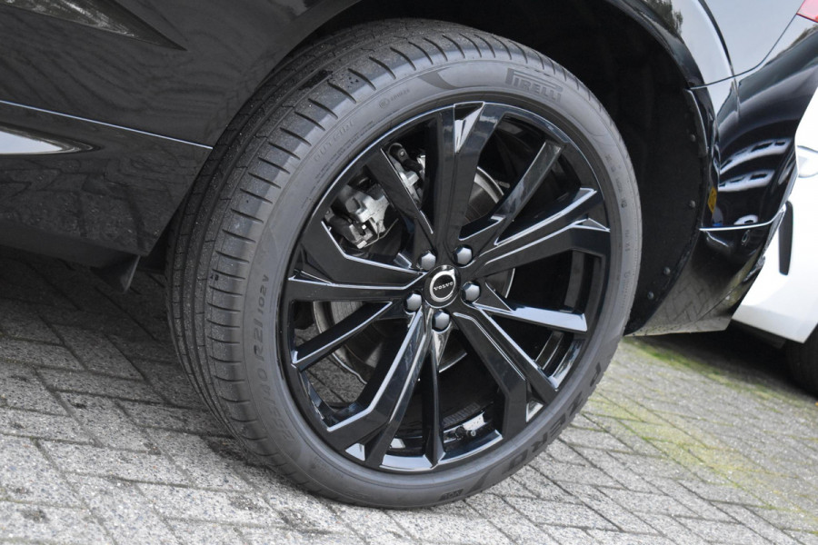 Volvo XC60 2.0 T8 Plug-in-hybrid AWD Ultra Black Edition Facelift Pano Massage Stoelkoeling HUD